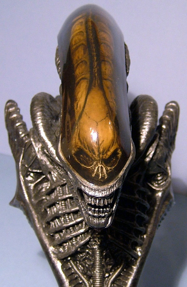Alien bust by Hot Toys