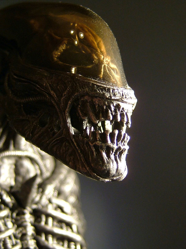 Alien bust by Hot Toys