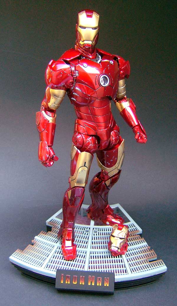 Battle Damaged Iron Man sixth scale 