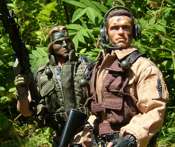 Dutch and Billy Sole Predator sixth scale action figures from Hot Toys
