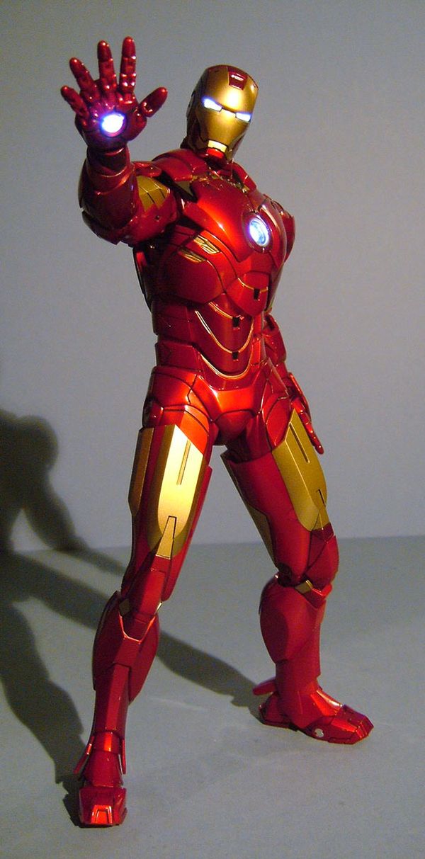 Iron Man Mark IV sixth scale action figure by Hot Toys