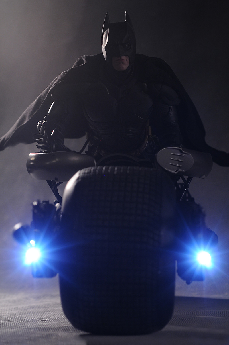 Dark Knight Batman Bat Pod sixth scale vehicle by Hot Toys