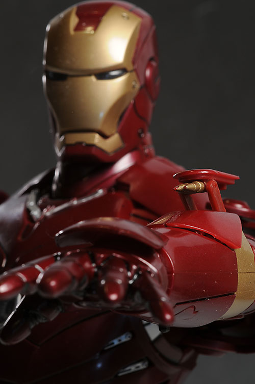Iron Man Mark III sixth scale action figure by Hot Toys