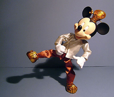 Hot Toys Mickey and Minney vinyl figures