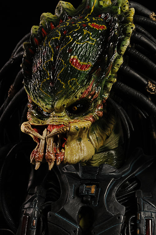 Alien vs Predator Lost Predator action figure by Hot Toys