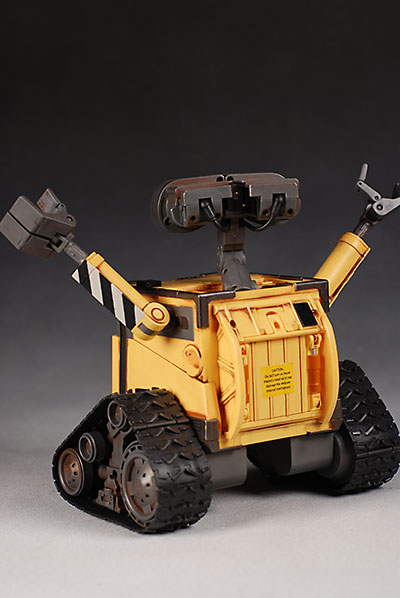 UCommand Wall-E remote control action figure - Another Pop Culture