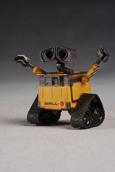 wall-e action figure from thinkway toys