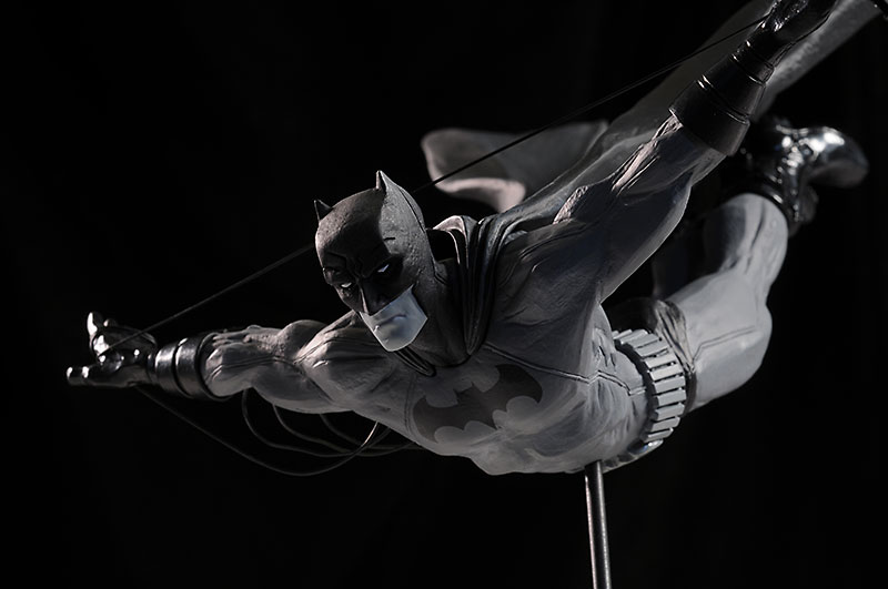 Batman Black & White Cooke, Jock statues by DC Direct
