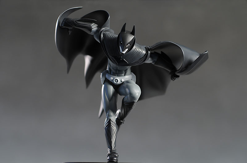 Batman Black and White Gotham Knight 2 Statue