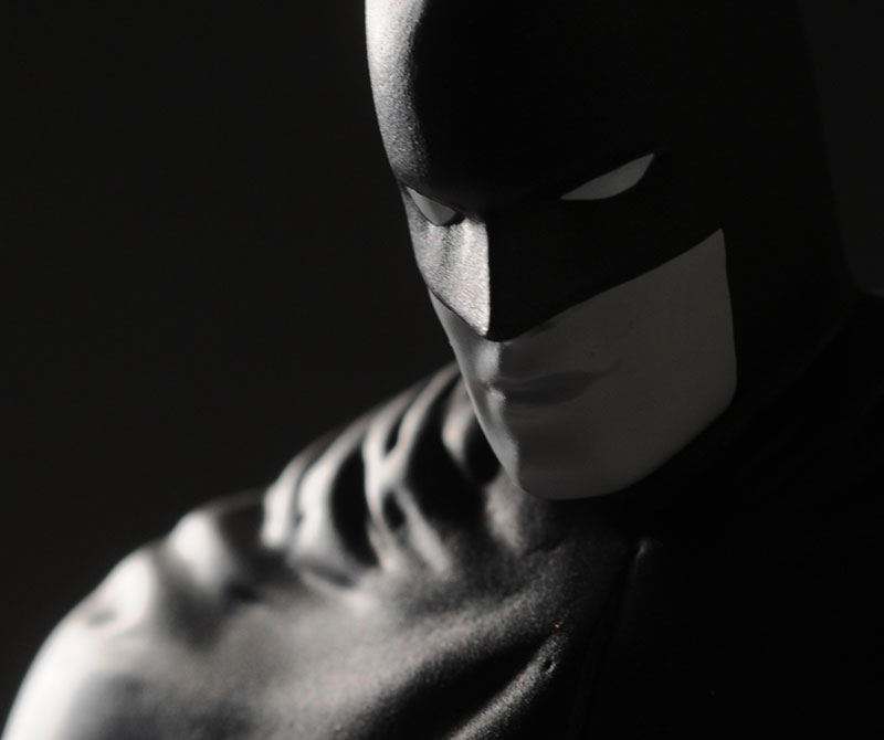 David Mazzucchelli Batman Black & White statue by DC Direct