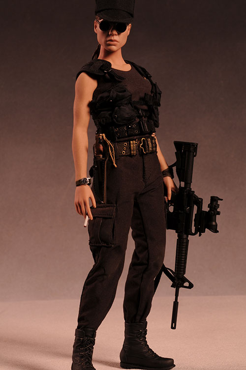 Terminator 2 Sarah Connor 1/6th action figure by Hot Toys