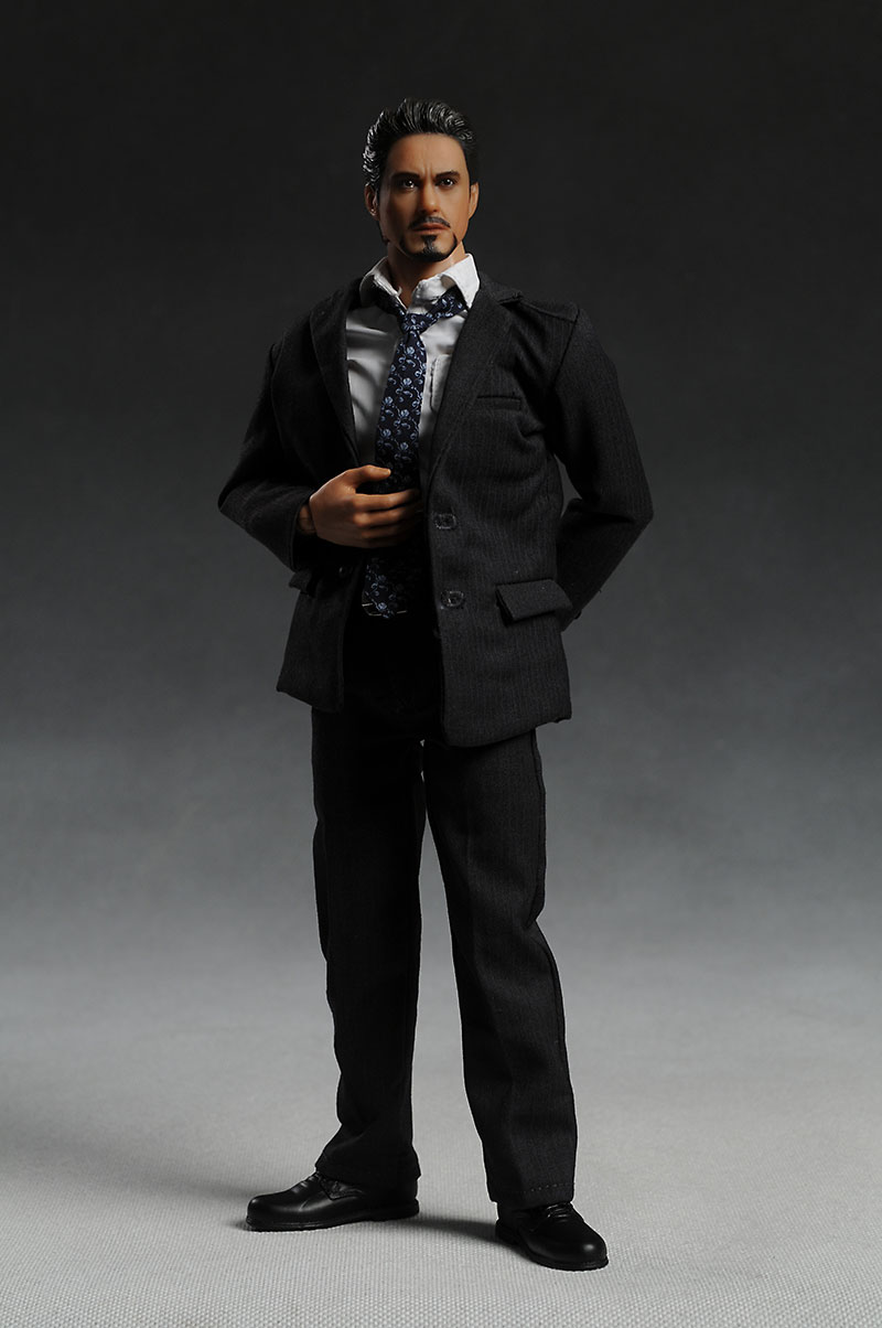 Men's Suit (Tony Stark) sixth scale clothing by Hot Toys