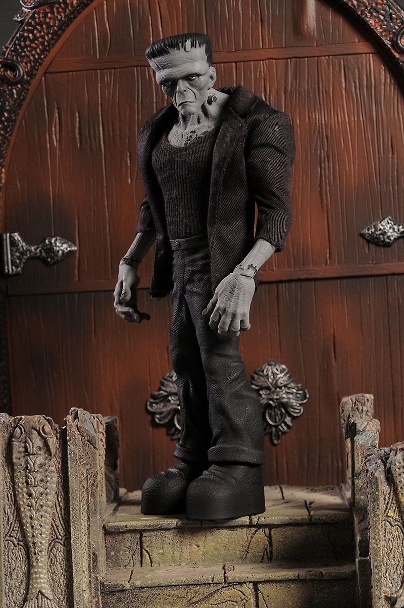 Review And Photos Of Frankenstein S Monster B W NYCC Exclusive Figure By Mezco