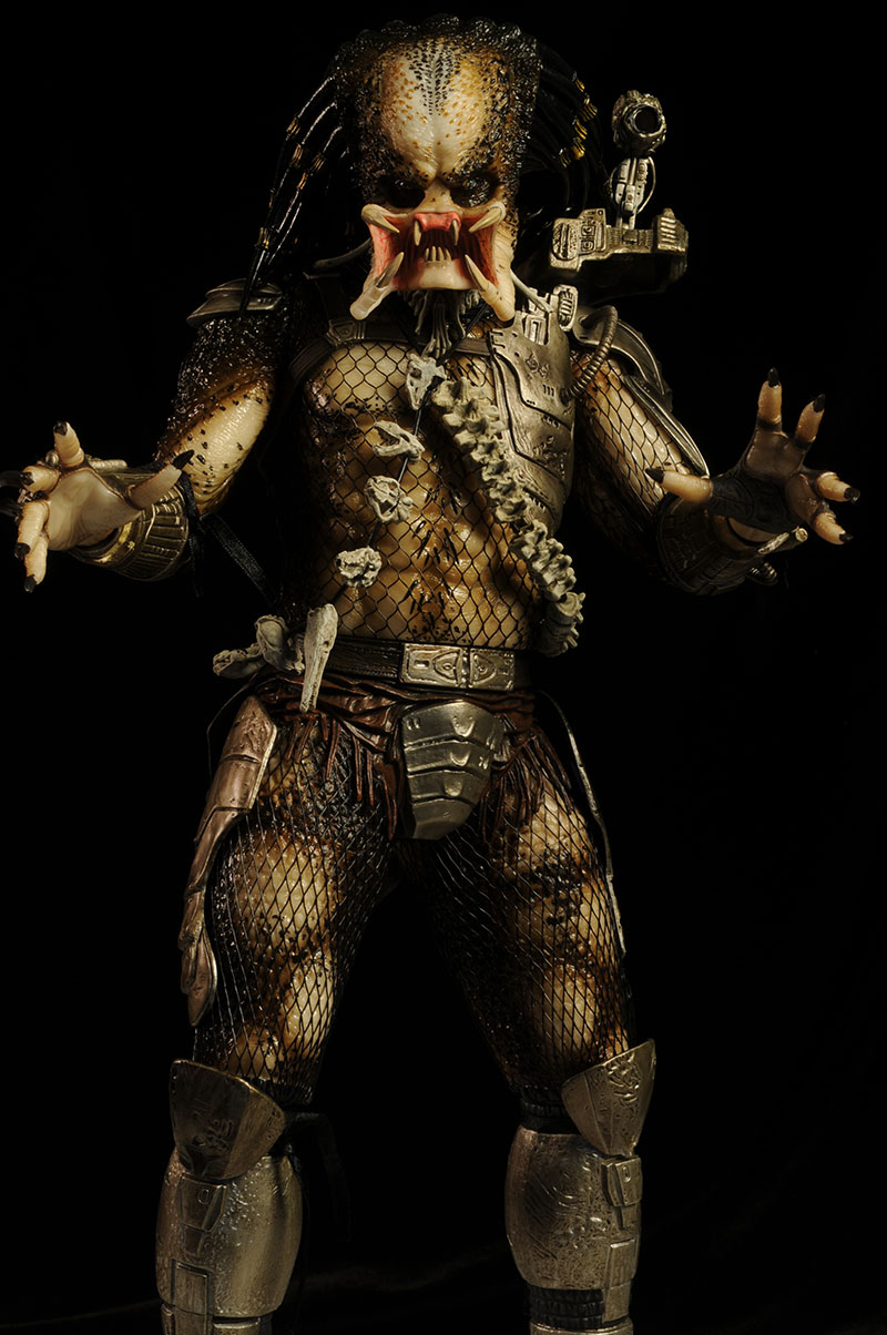 Review and photos of NECA Predator 1/4 scale action figure