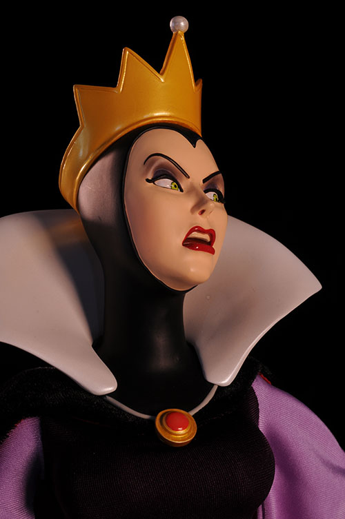 Snow White Evil Queen Premium Format Statue by Sideshow