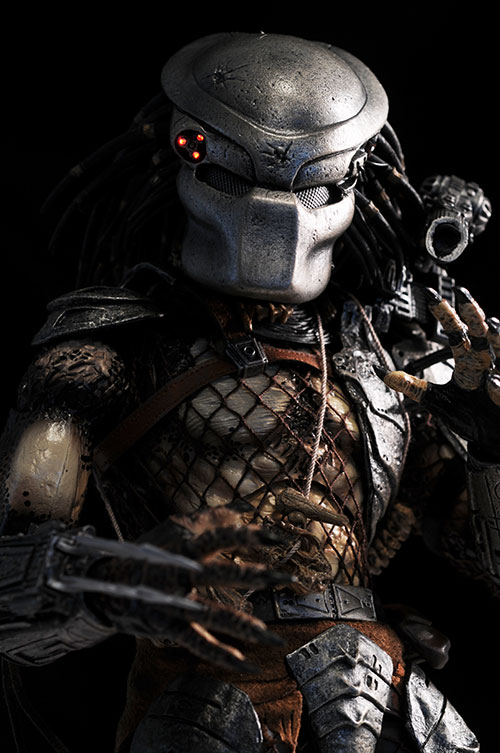 Predator sixth scale action figures by Hot Toys