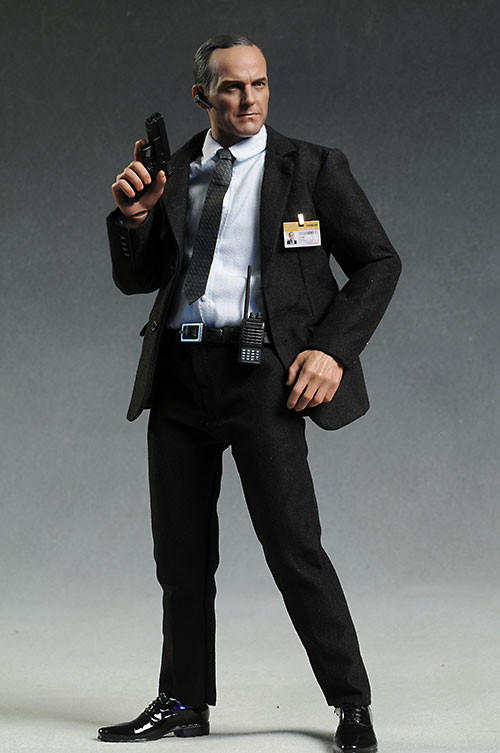 Review and photos of Marvel Agent Coulson sixth scale action