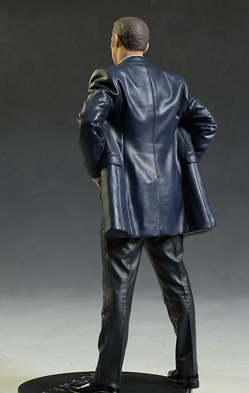 Gotham Detective Gordon statue by DC Collectibles