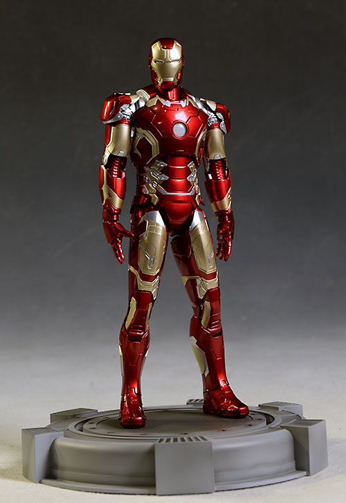 Avengers Action Heroes Vignettes Iron Man, Hulk statue by Dragon