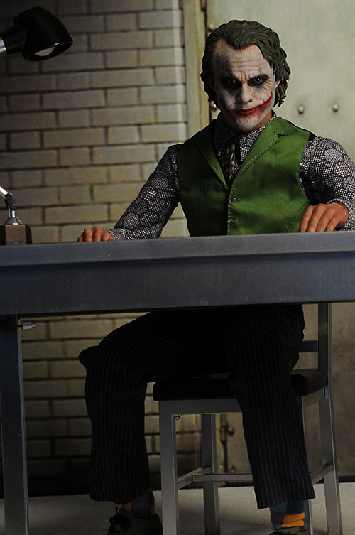 DX11 Joker sixth scale action figure by Hot Toys