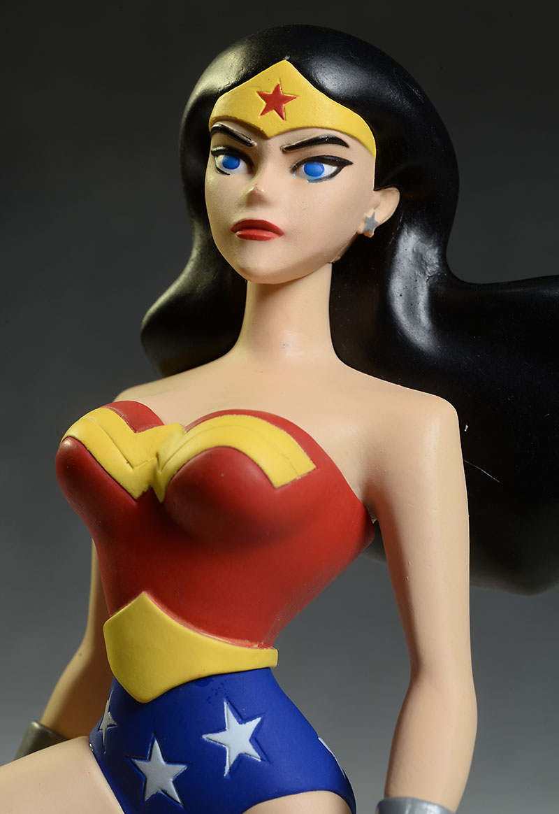 Femme Fatales Wonder Woman statue by Diamond Select Toys