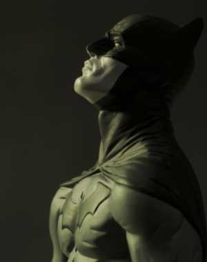 Review and photos of Batman Black & White Jae Lee statue from DC