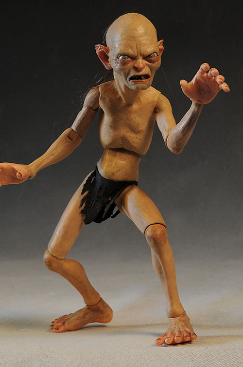 Review and photos of Lord of the Rings Gollum 1/4 scale figure by NECA