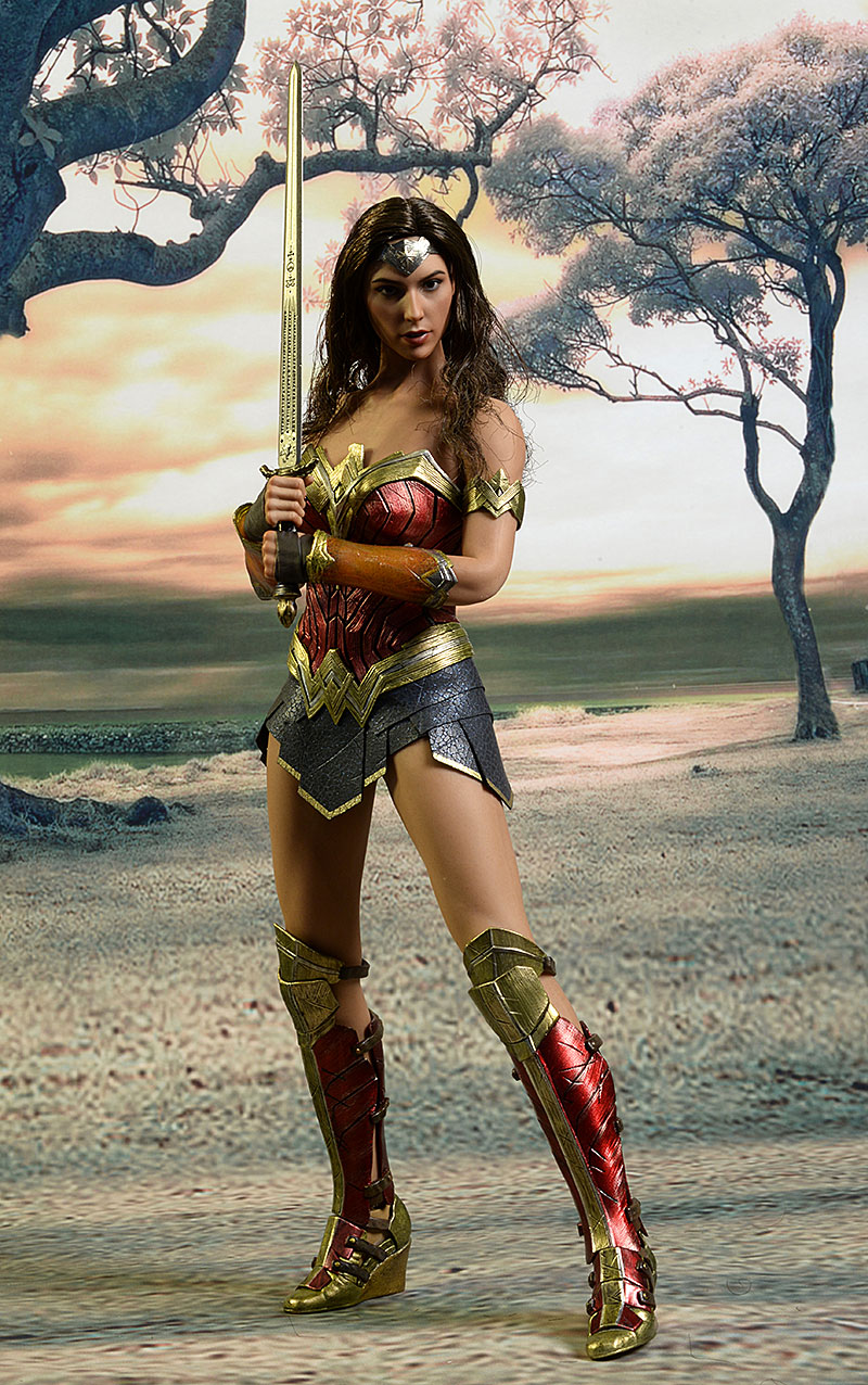 Wonder Woman Sixth Scale Figure
