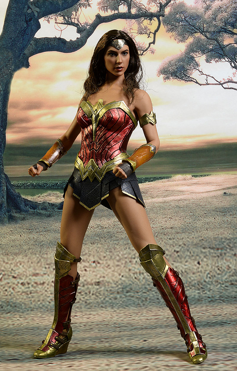 Review and photos of Wonder Woman Batman V Superman sixth scale action
