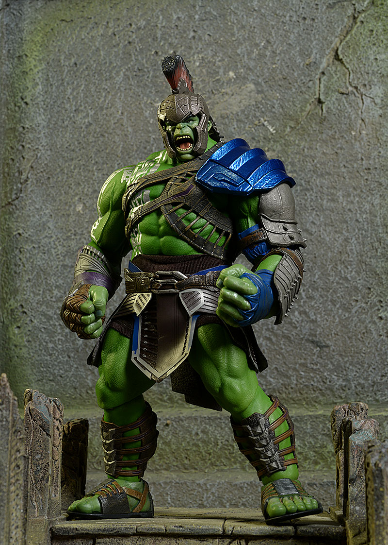 Hulk Thor: Ragnarok One:12 Collective action figure by Mezco