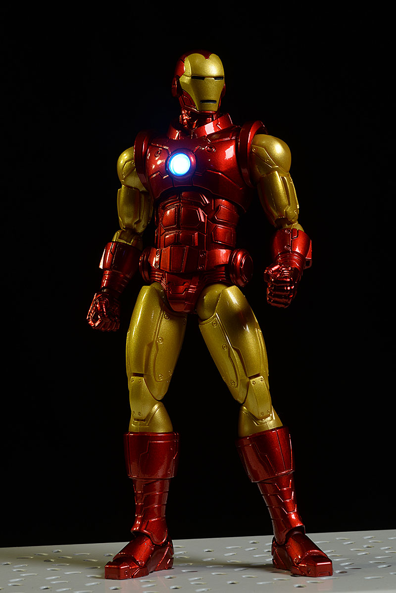 Iron Man One:12 Collective action figure
