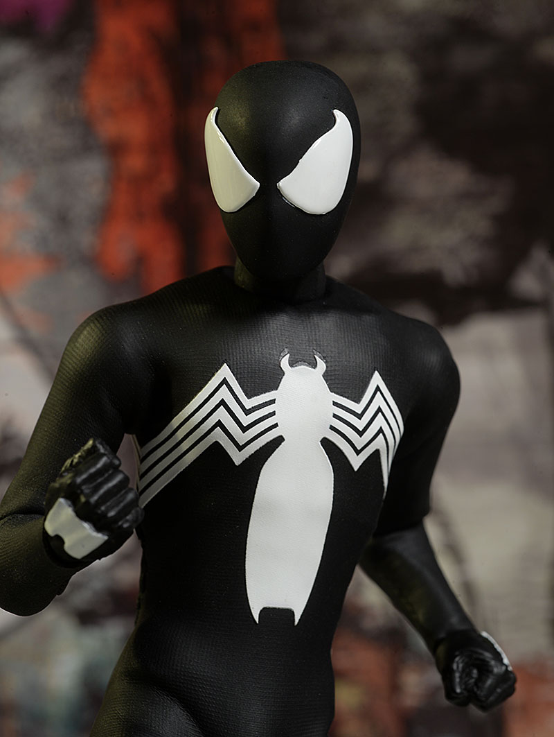 mezco symbiote spiderman
