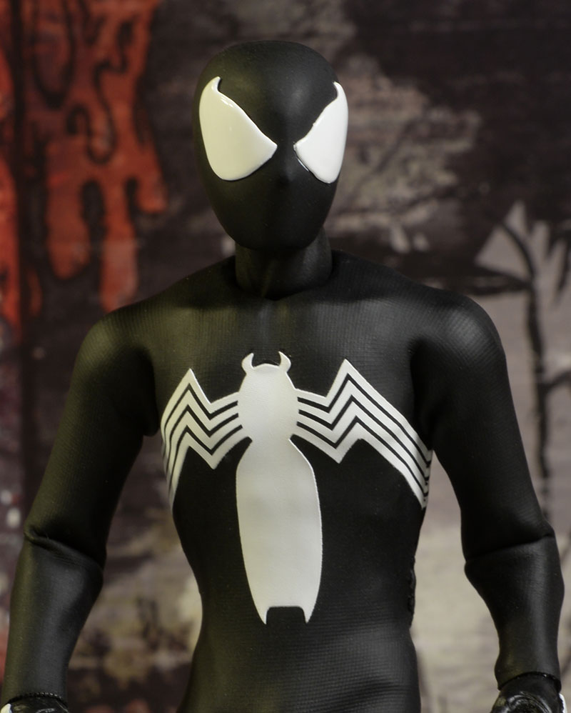 mezco symbiote spiderman
