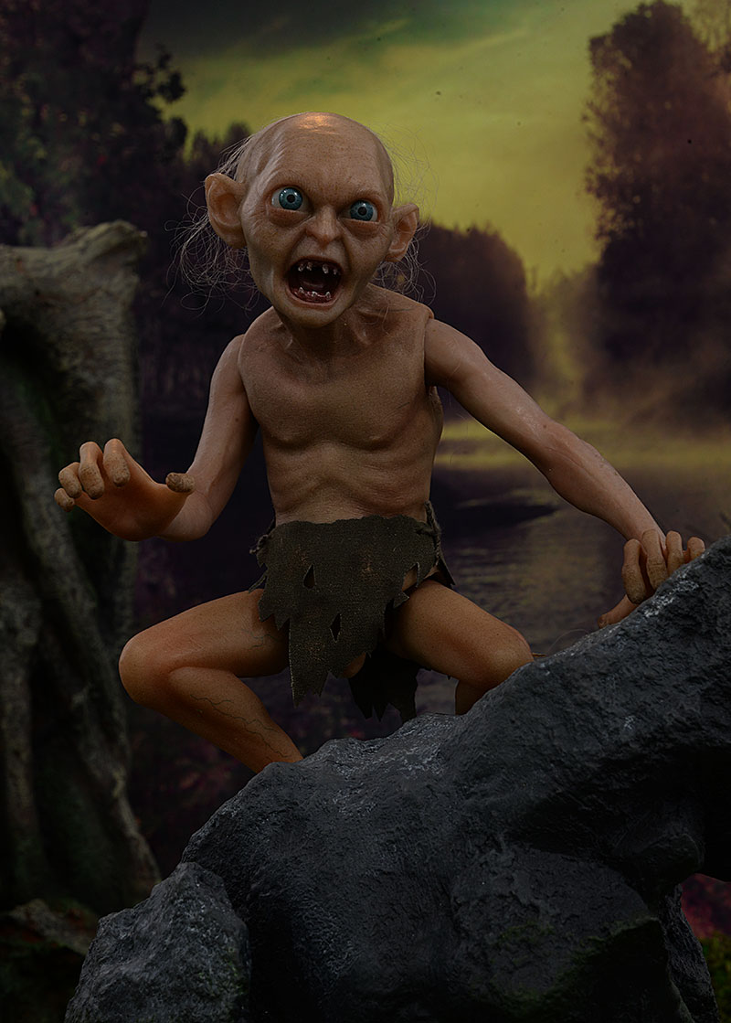 Review and photos of Gollum/Smeagol Lord of the Rings sixth scale