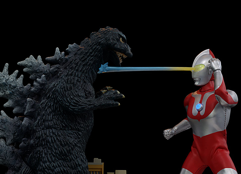 Review and photos of Ultraman One:12 Collective action figure